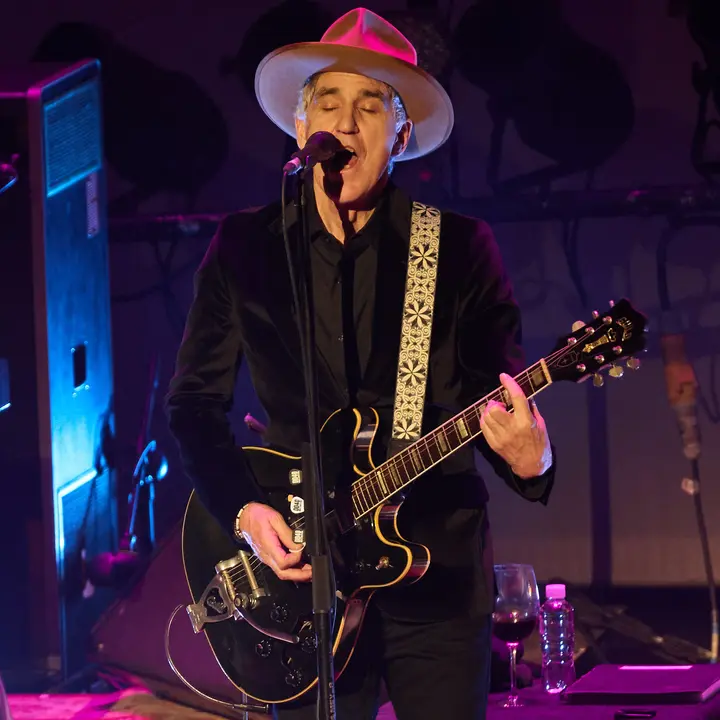 Concierto Mikel Erentxun en el auditorio Baluarte de Pamplona, dentro de sus gira DD40 Mikel Erentxun - Duncan Dhu Tour 2025, que celebra los 40 a&ntilde;os del debut discogr&aacute;fico de Duncan Dhu. I&Ntilde;IGO ALZUGARAY