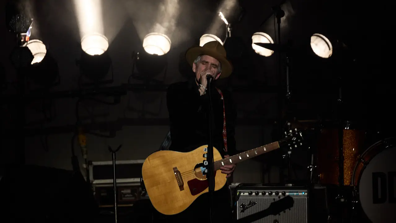 Concierto Mikel Erentxun en el auditorio Baluarte de Pamplona, dentro de sus gira DD40 Mikel Erentxun - Duncan Dhu Tour 2025, que celebra los 40 a&ntilde;os del debut discogr&aacute;fico de Duncan Dhu. I&Ntilde;IGO ALZUGARAY