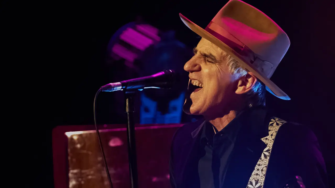 Concierto Mikel Erentxun en el auditorio Baluarte de Pamplona, dentro de sus gira DD40 Mikel Erentxun - Duncan Dhu Tour 2025, que celebra los 40 a&ntilde;os del debut discogr&aacute;fico de Duncan Dhu. I&Ntilde;IGO ALZUGARAY