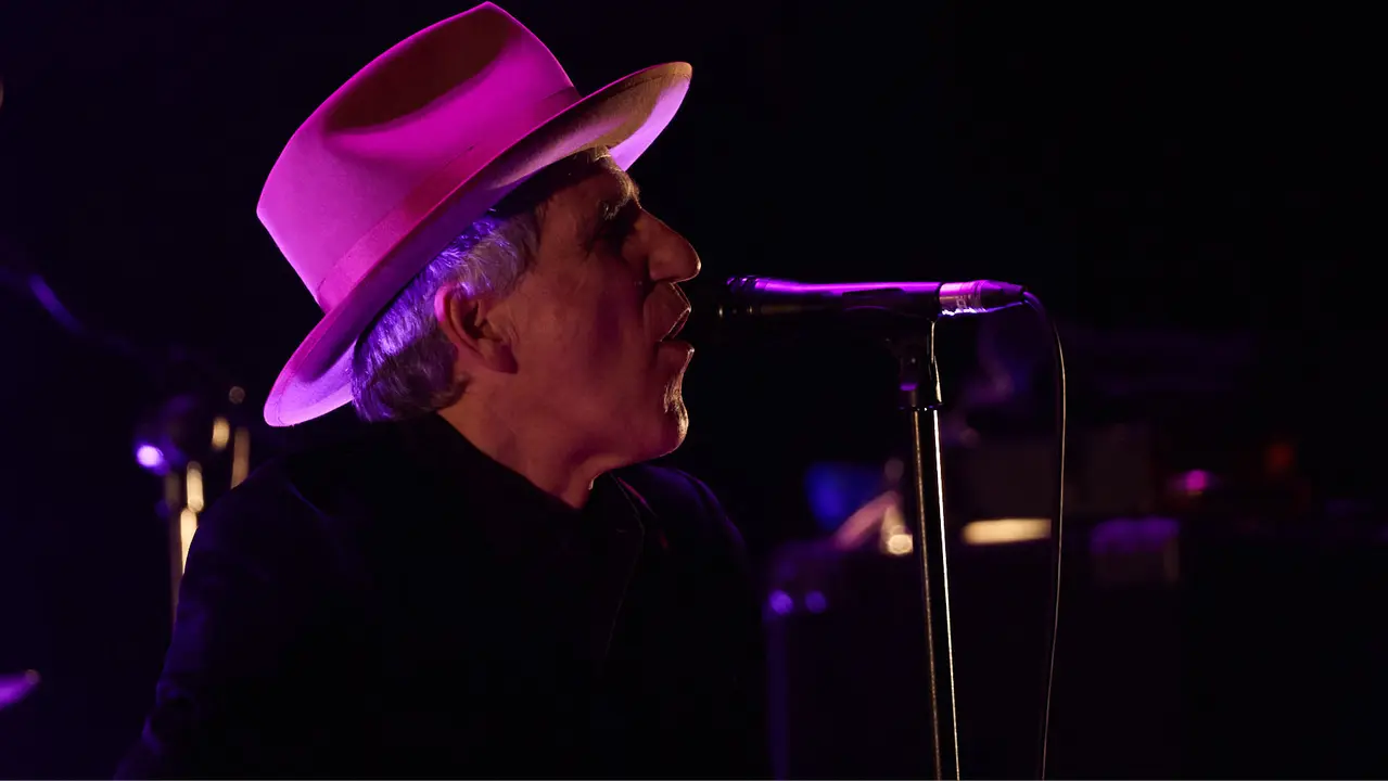 Concierto Mikel Erentxun en el auditorio Baluarte de Pamplona, dentro de sus gira DD40 Mikel Erentxun - Duncan Dhu Tour 2025, que celebra los 40 a&ntilde;os del debut discogr&aacute;fico de Duncan Dhu. I&Ntilde;IGO ALZUGARAY