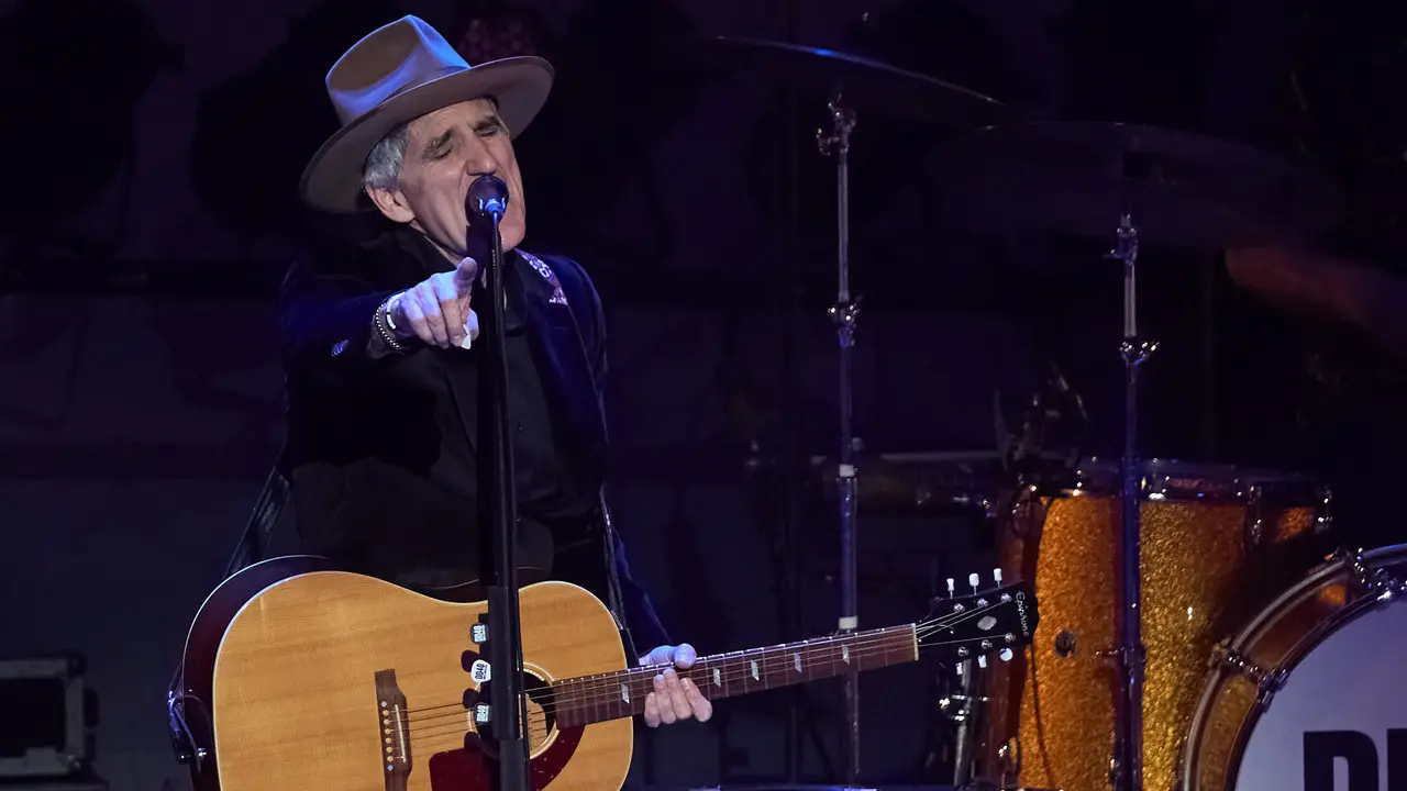 Concierto Mikel Erentxun en el auditorio Baluarte de Pamplona, dentro de sus gira DD40 Mikel Erentxun - Duncan Dhu Tour 2025, que celebra los 40 a&ntilde;os del debut discogr&aacute;fico de Duncan Dhu. I&Ntilde;IGO ALZUGARAY
