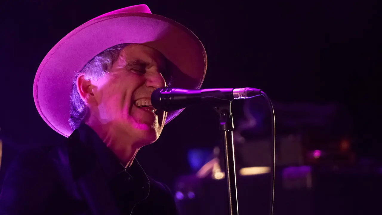 Concierto Mikel Erentxun en el auditorio Baluarte de Pamplona, dentro de sus gira DD40 Mikel Erentxun - Duncan Dhu Tour 2025, que celebra los 40 a&ntilde;os del debut discogr&aacute;fico de Duncan Dhu. I&Ntilde;IGO ALZUGARAY