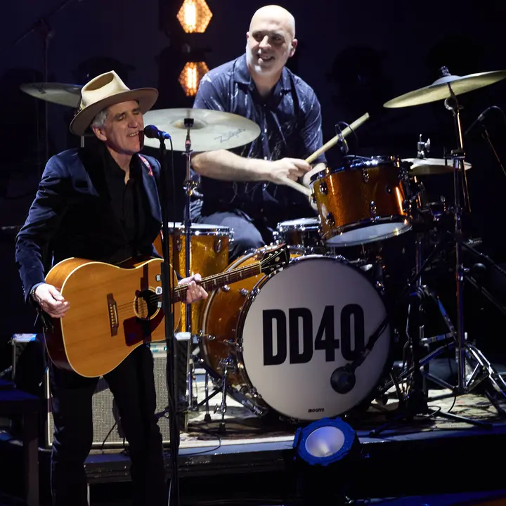 Concierto Mikel Erentxun en el auditorio Baluarte de Pamplona, dentro de sus gira DD40 Mikel Erentxun - Duncan Dhu Tour 2025, que celebra los 40 a&ntilde;os del debut discogr&aacute;fico de Duncan Dhu. I&Ntilde;IGO ALZUGARAY