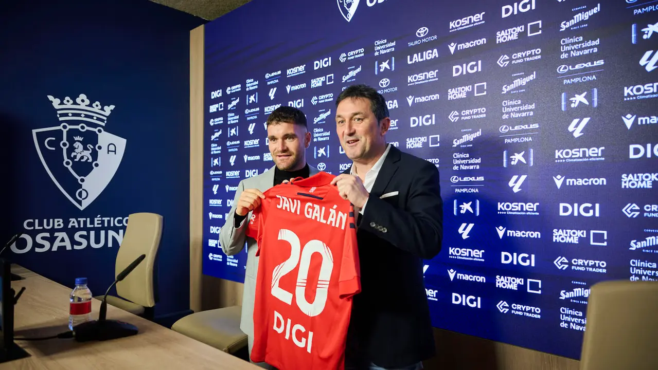 Presentaci&oacute;n de Javi Gal&aacute;n, nuevo jugador de Osasuna para lo que queda de temporada 2025/2026. PABLO LASAOSA