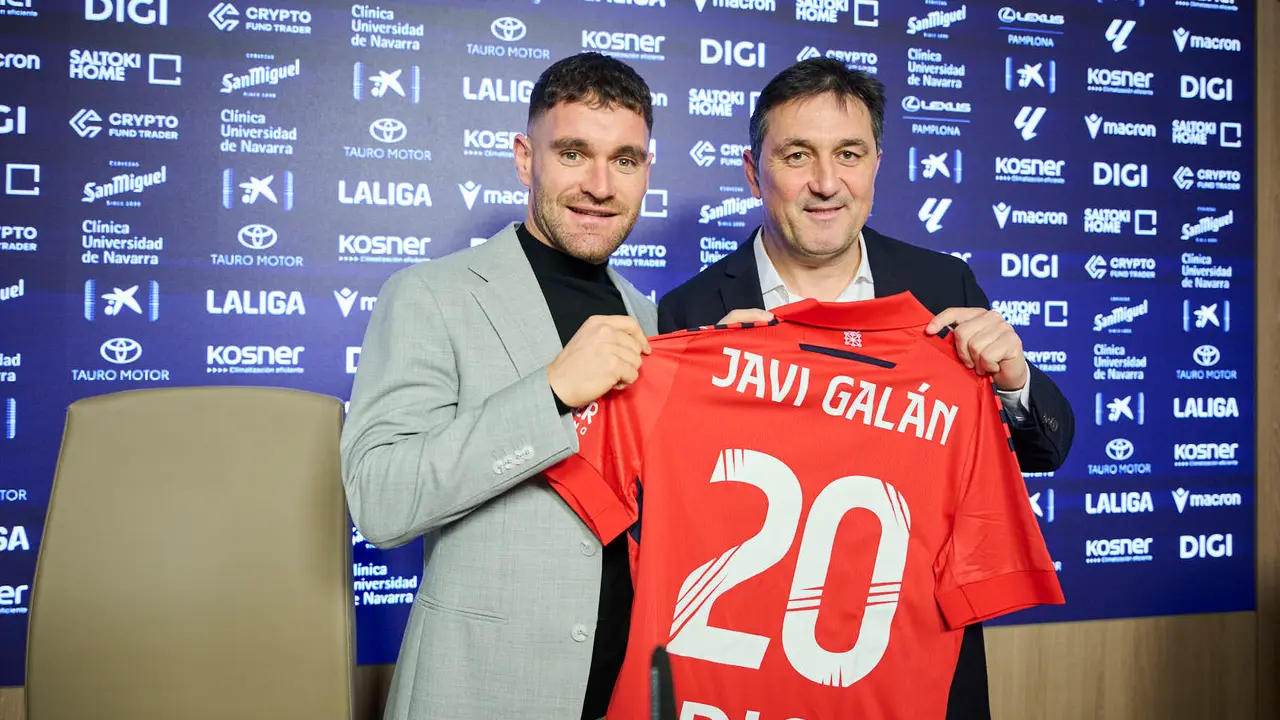 Presentaci&oacute;n de Javi Gal&aacute;n, nuevo jugador de Osasuna para lo que queda de temporada 2025/2026. PABLO LASAOSA