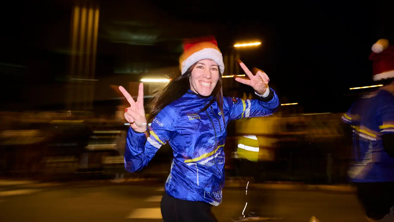 La XXXXII San Silvestre 2025 de Pamplona con un recorrido de 4,5 kil&oacute;metros por el centro de la capital navarra. PABLO LASAOSA