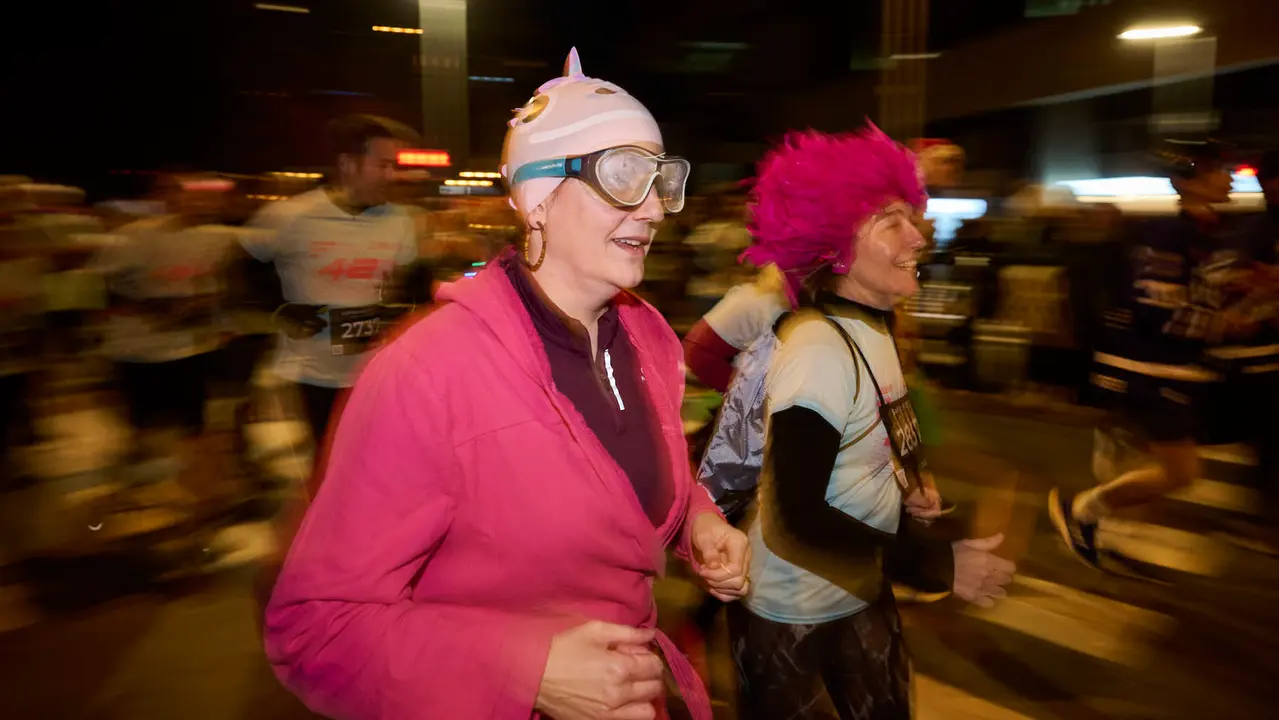 La XXXXII San Silvestre 2025 de Pamplona con un recorrido de 4,5 kil&oacute;metros por el centro de la capital navarra. PABLO LASAOSA