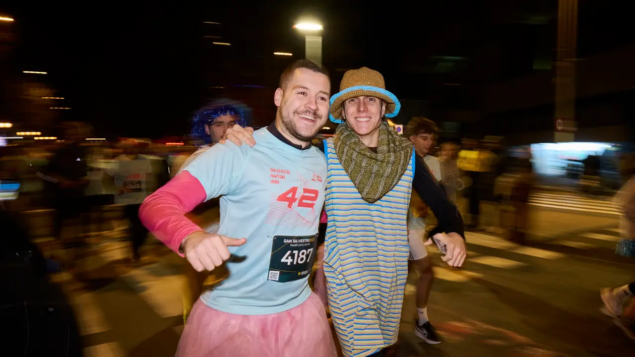 La XXXXII San Silvestre 2025 de Pamplona con un recorrido de 4,5 kil&oacute;metros por el centro de la capital navarra. PABLO LASAOSA