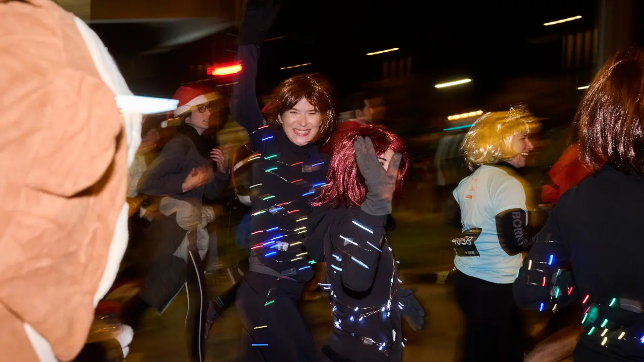 La XXXXII San Silvestre 2025 de Pamplona con un recorrido de 4,5 kil&oacute;metros por el centro de la capital navarra. PABLO LASAOSA