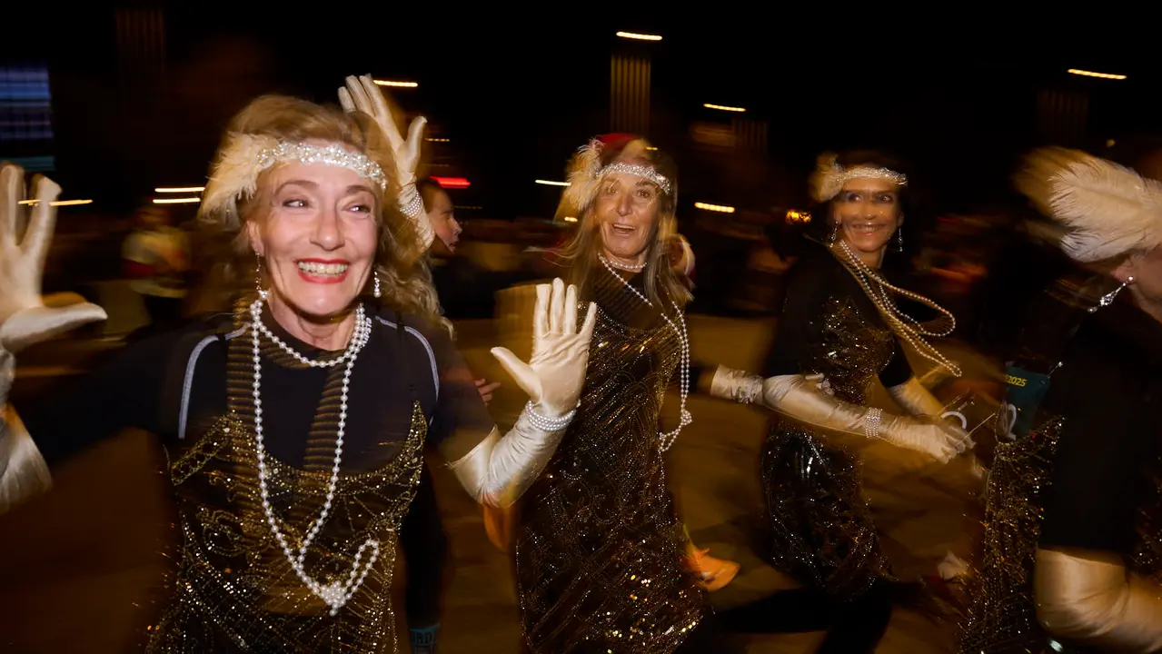 La XXXXII San Silvestre 2025 de Pamplona con un recorrido de 4,5 kil&oacute;metros por el centro de la capital navarra. PABLO LASAOSA