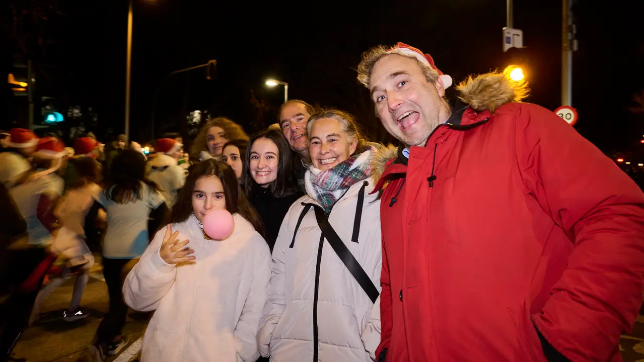 La XXXXII San Silvestre 2025 de Pamplona con un recorrido de 4,5 kil&oacute;metros por el centro de la capital navarra. PABLO LASAOSA