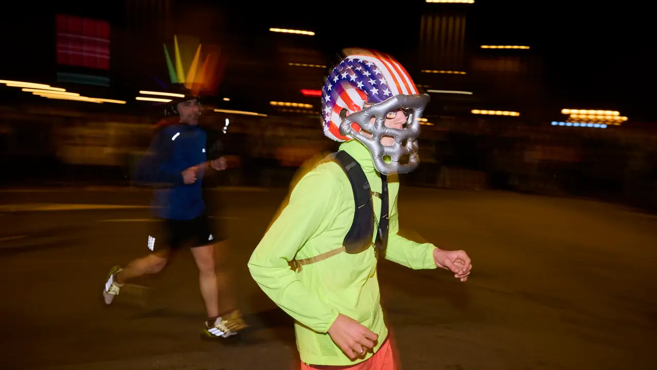 La XXXXII San Silvestre 2025 de Pamplona con un recorrido de 4,5 kil&oacute;metros por el centro de la capital navarra. PABLO LASAOSA