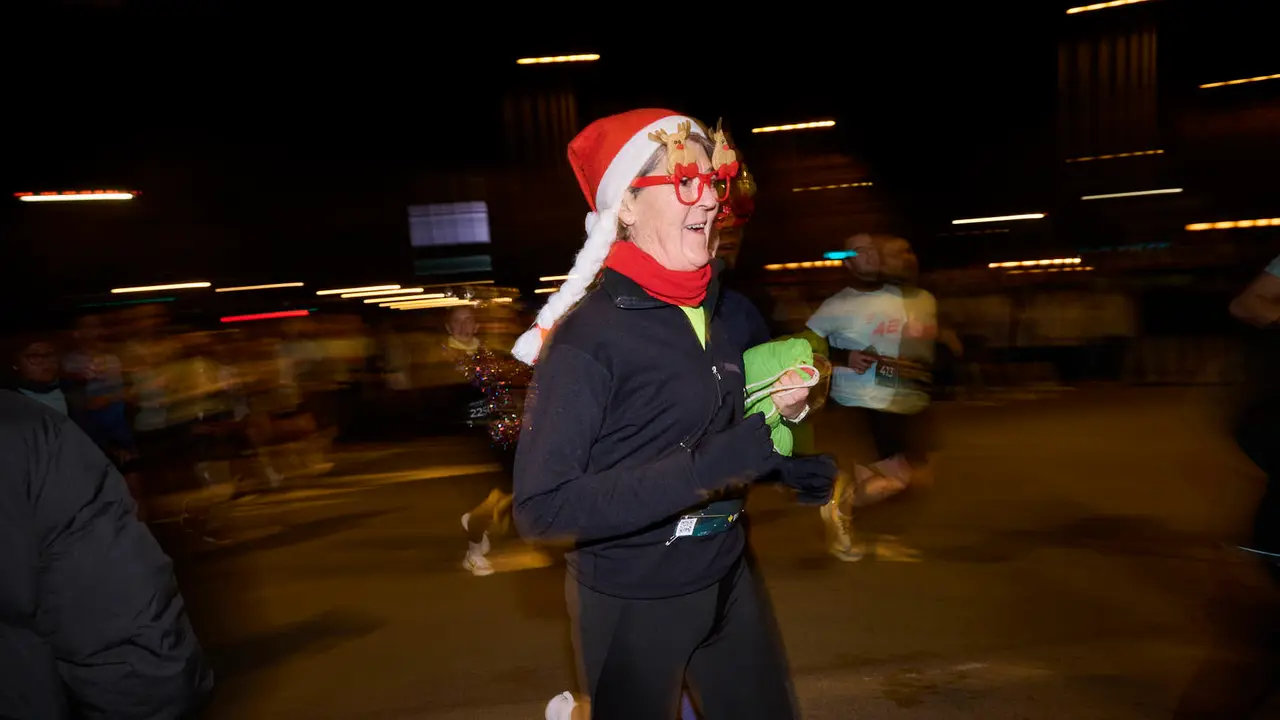 La XXXXII San Silvestre 2025 de Pamplona con un recorrido de 4,5 kil&oacute;metros por el centro de la capital navarra. PABLO LASAOSA