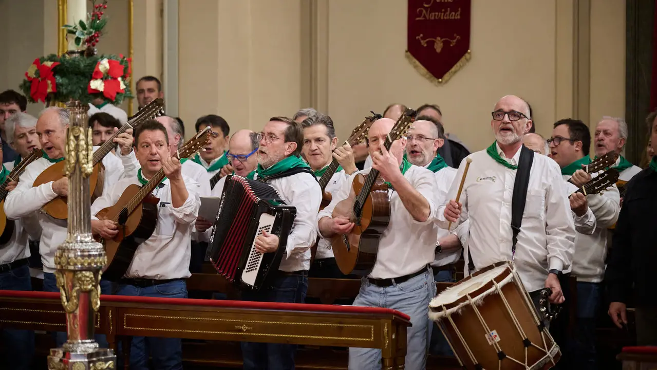 Primer pelda&ntilde;o de la tradicional escalerica de San Ferm&iacute;n 2026. PABLO LASAOSA
