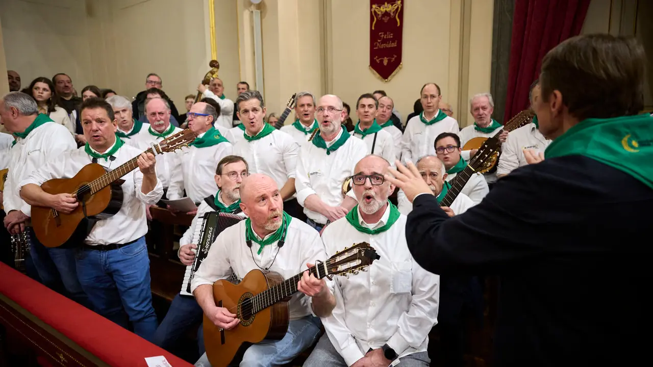 Primer pelda&ntilde;o de la tradicional escalerica de San Ferm&iacute;n 2026. PABLO LASAOSA
