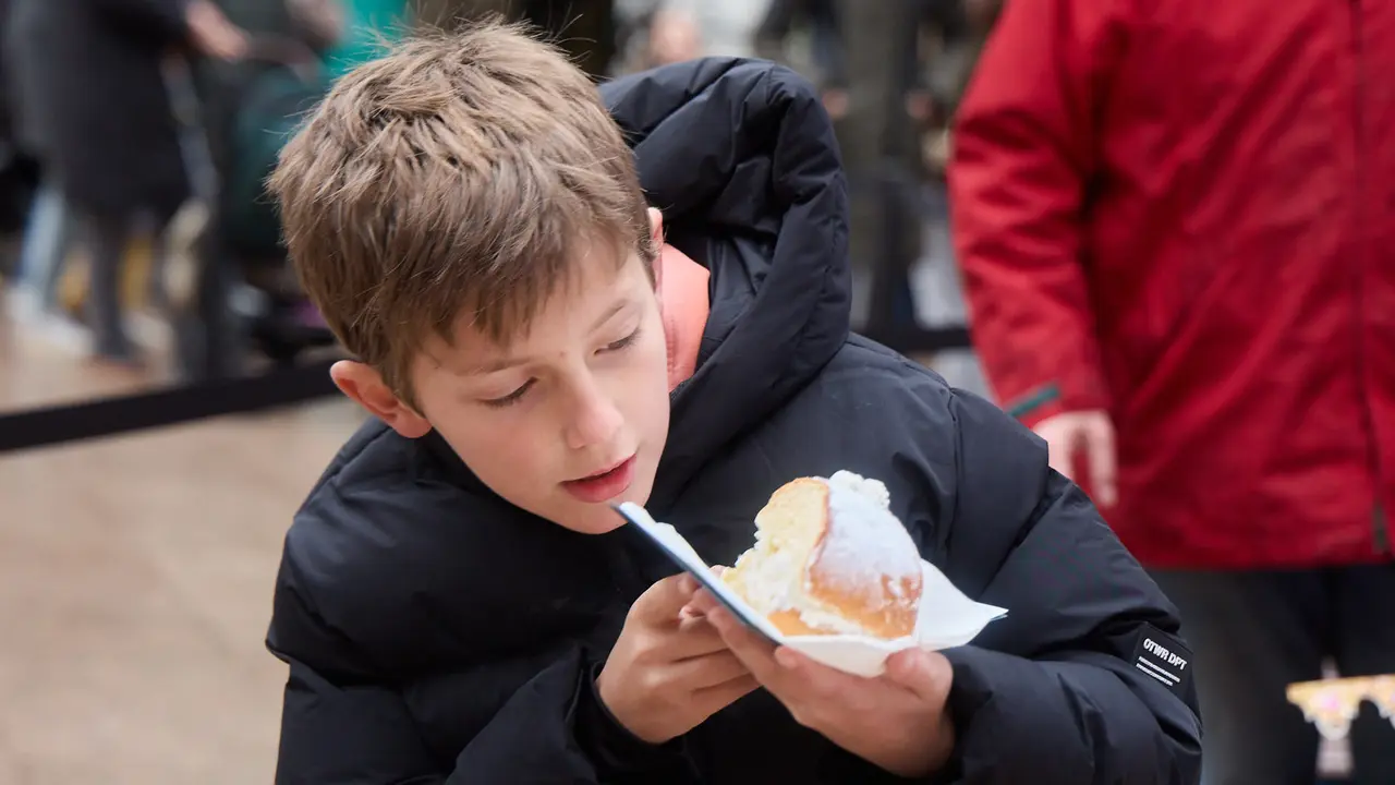Degustaci&oacute;n de Rosc&oacute;n de Reyes, organizado por la Asociaci&oacute;n Cabalgata Reyes Magos de Pamplona. I&Ntilde;IGO ALZUGARAY