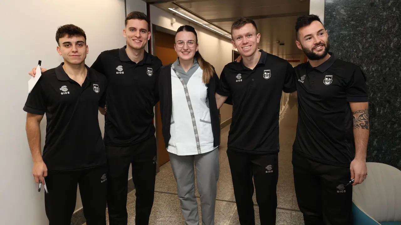 Jugadores de Osasuna visitan a ni&ntilde;os ingresados en la Cl&iacute;nica Universidad de Navarra. CL&Iacute;NICA UNIVERSIDAD DE NAVARRA
