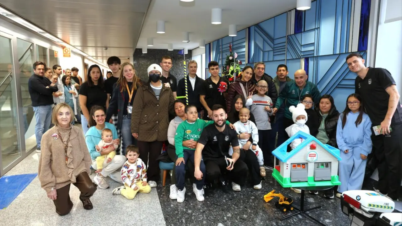 Jugadores de Osasuna visitan a ni&ntilde;os ingresados en la Cl&iacute;nica Universidad de Navarra. CL&Iacute;NICA UNIVERSIDAD DE NAVARRA
