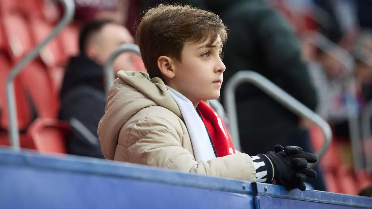 La grada del estadio de El Sadar durante el partido de La Liga EA Sports entre CA Osasuna y Athletic Club disputado en Pamplona. I&Ntilde;IGO ALZUGARAY