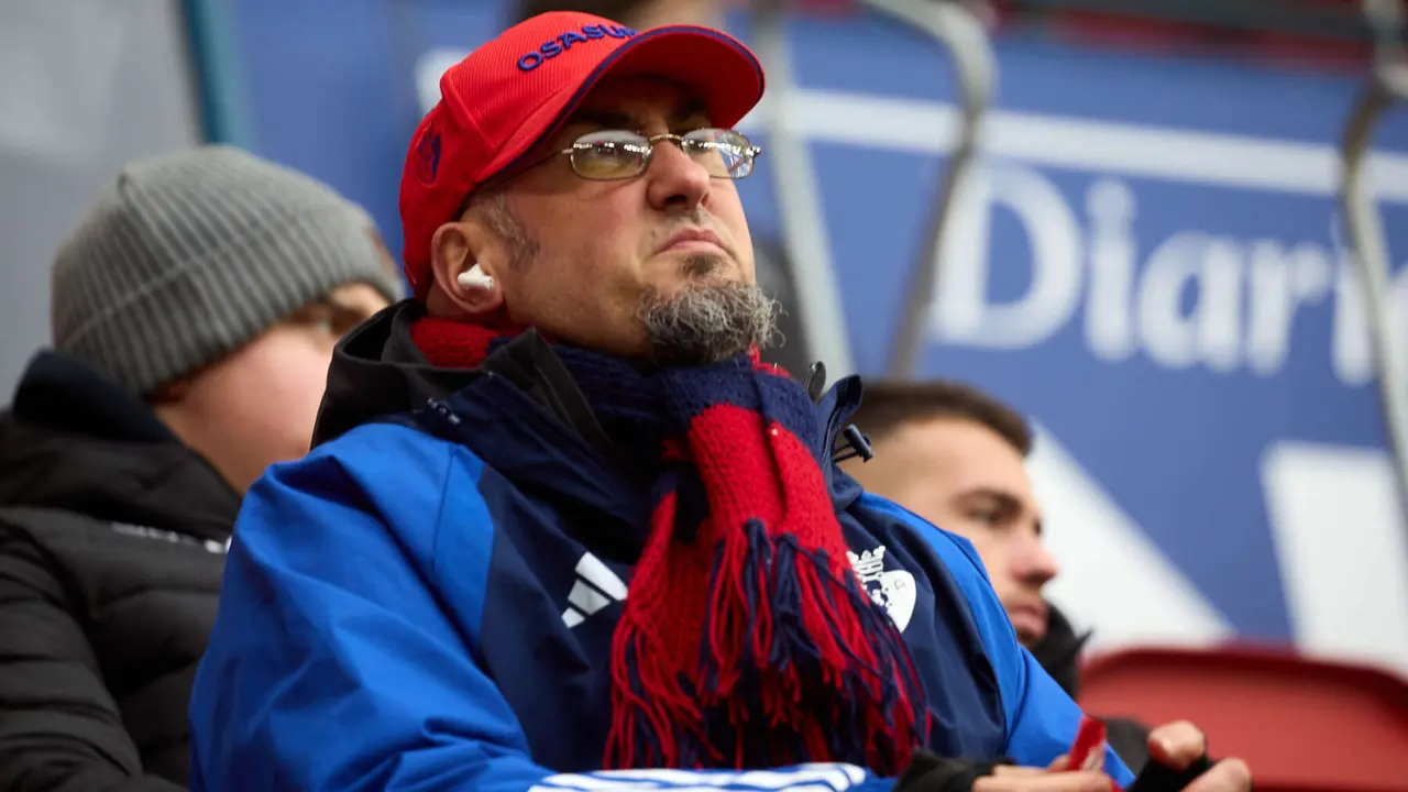 La grada del estadio de El Sadar durante el partido de La Liga EA Sports entre CA Osasuna y Athletic Club disputado en Pamplona. I&Ntilde;IGO ALZUGARAY