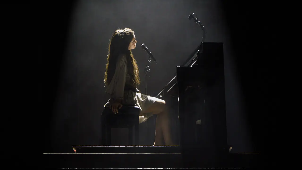 Concierto de Amaia en el pabell&oacute;n Navarra Arena con el que inicia su gira de Arenas 2026. I&Ntilde;IGO ALZUGARAY