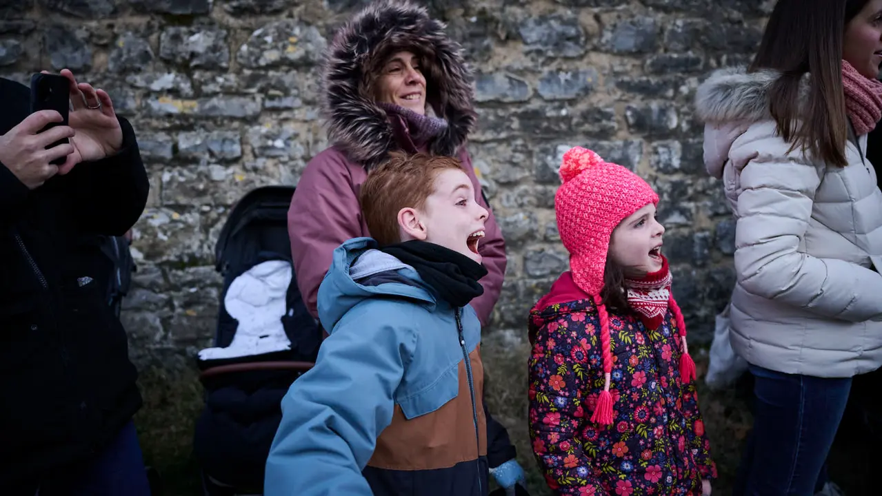 Los Reyes Magos llegan a Pamplona por el Portal de Francia en la cabalgata de 2026. PABLO LASAOSA