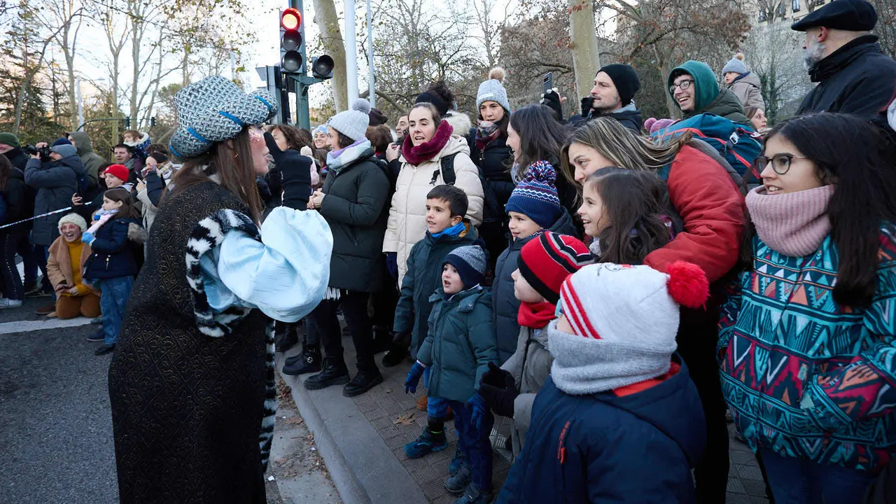 Llegada de los Reyes Magos a Pamplona por el puente de La Magdalena y el Portal de Francia hasta la Plaza del Ayuntamiento. I&Ntilde;IGO ALZUGARAY