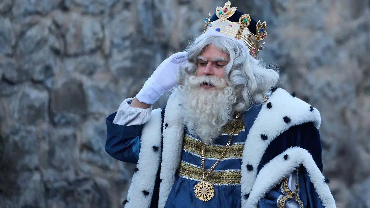 Llegada de los Reyes Magos a Pamplona por el puente de La Magdalena y el Portal de Francia hasta la Plaza del Ayuntamiento. I&Ntilde;IGO ALZUGARAY