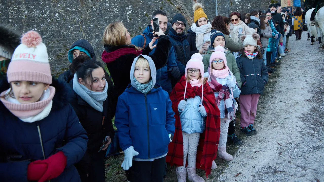 Llegada de los Reyes Magos a Pamplona por el puente de La Magdalena y el Portal de Francia hasta la Plaza del Ayuntamiento. I&Ntilde;IGO ALZUGARAY