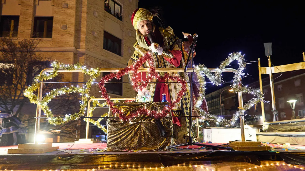 Cabalgata de los Reyes Magos por las calles de Pamplona. I&Ntilde;IGO ALZUGARAY