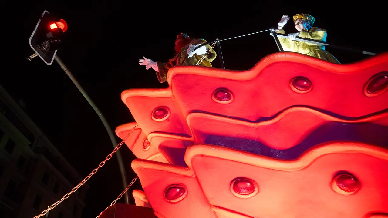 Cabalgata de los Reyes Magos por las calles de Pamplona. I&Ntilde;IGO ALZUGARAY