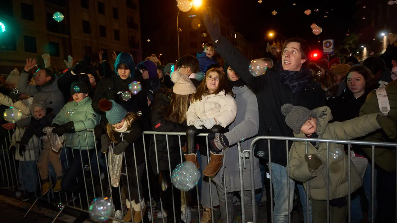 Cabalgata de los Reyes Magos por las calles de Pamplona. I&Ntilde;IGO ALZUGARAY