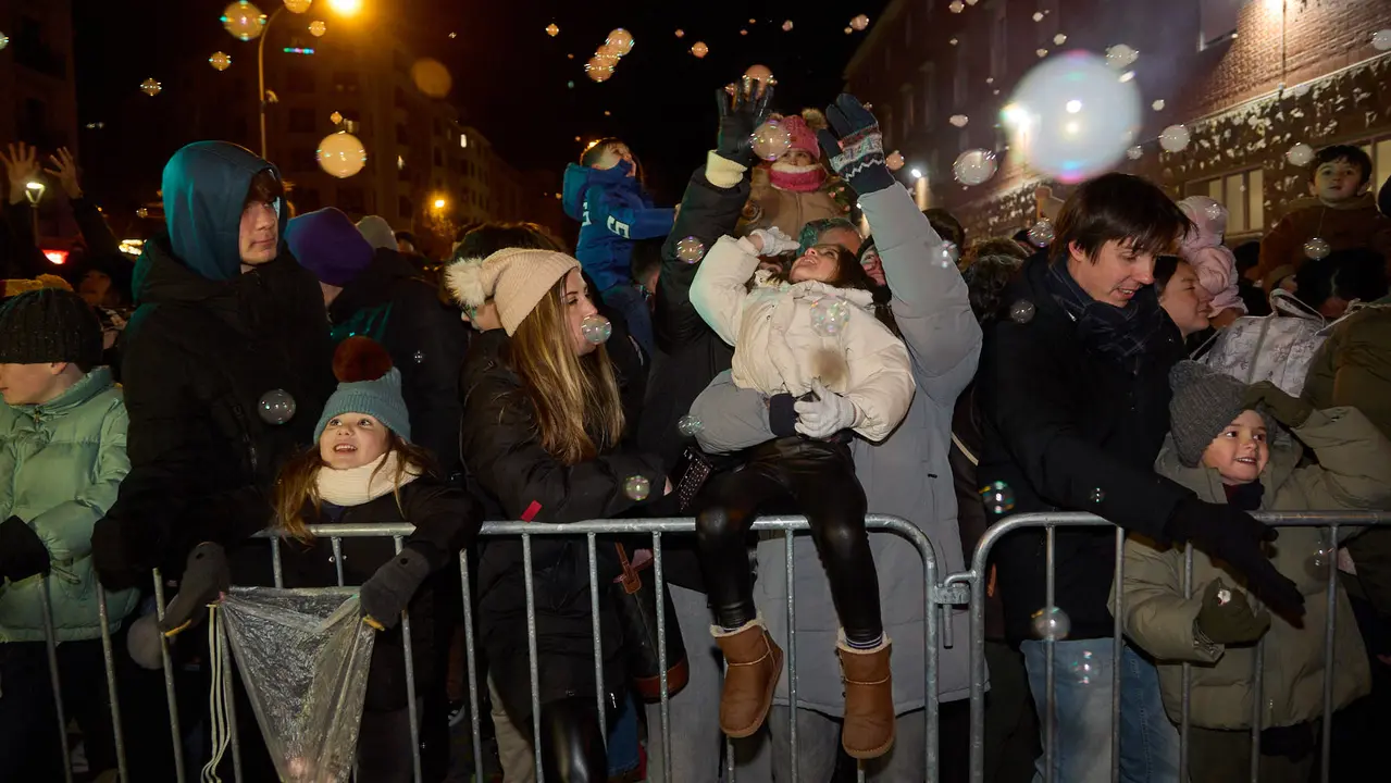 Cabalgata de los Reyes Magos por las calles de Pamplona. I&Ntilde;IGO ALZUGARAY