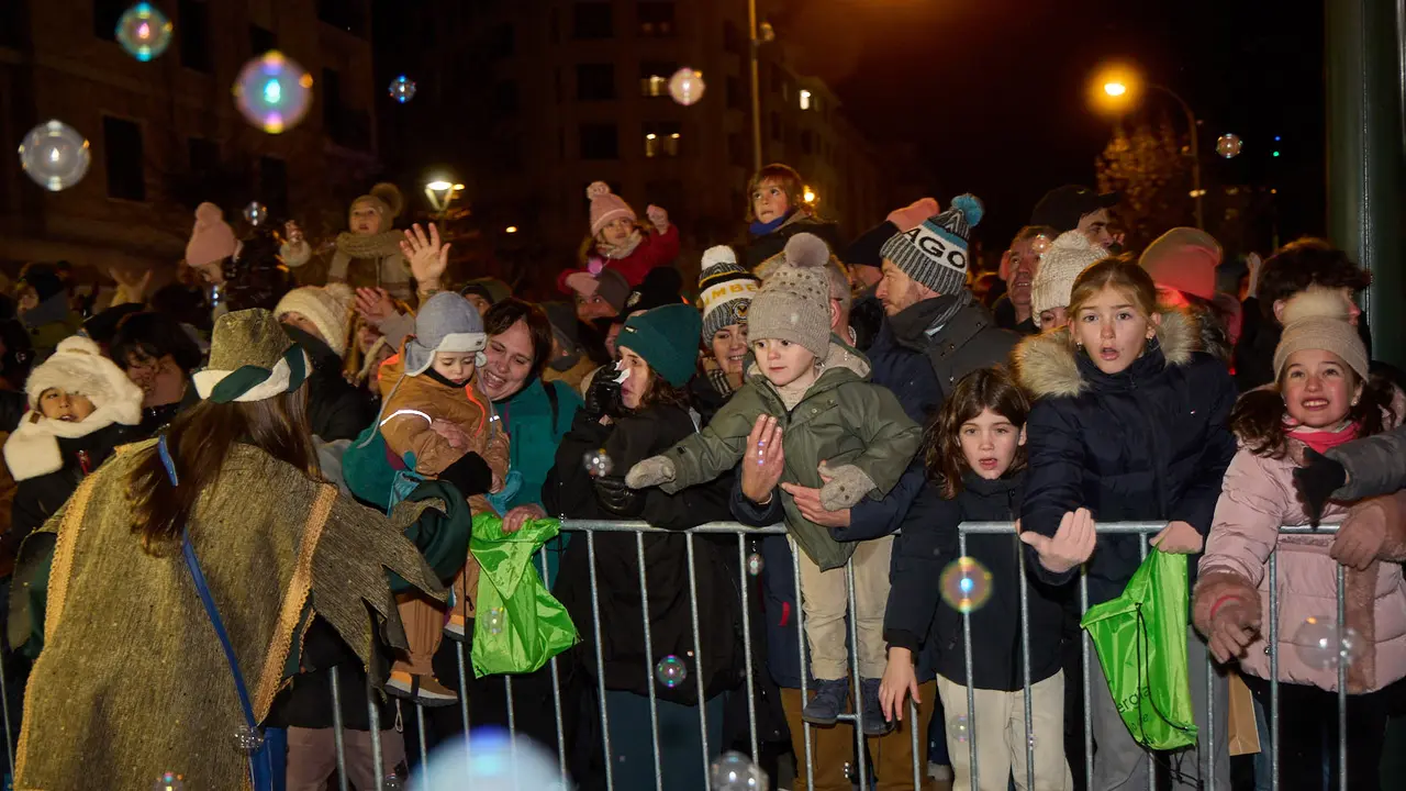 Cabalgata de los Reyes Magos por las calles de Pamplona. I&Ntilde;IGO ALZUGARAY