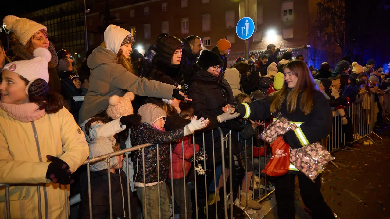 Cabalgata de los Reyes Magos por las calles de Pamplona. I&Ntilde;IGO ALZUGARAY