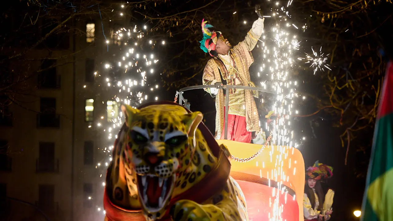 Cabalgata de los Reyes Magos por las calles de Pamplona. I&Ntilde;IGO ALZUGARAY