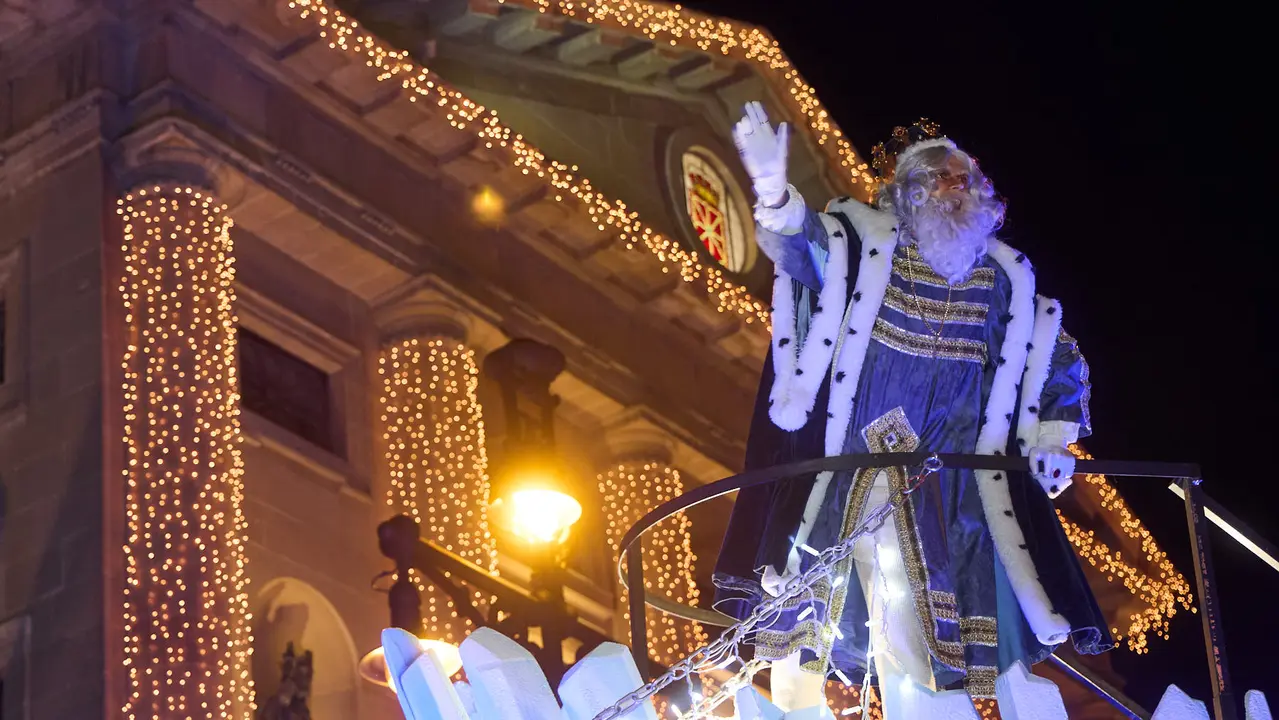 Cabalgata de los Reyes Magos por las calles de Pamplona. I&Ntilde;IGO ALZUGARAY