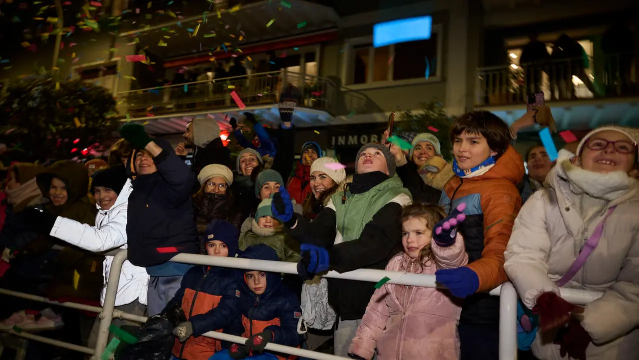 Pamplona recibe a los Reyes Magos durante la Cabalgata 2026. PABLO LASAOSA