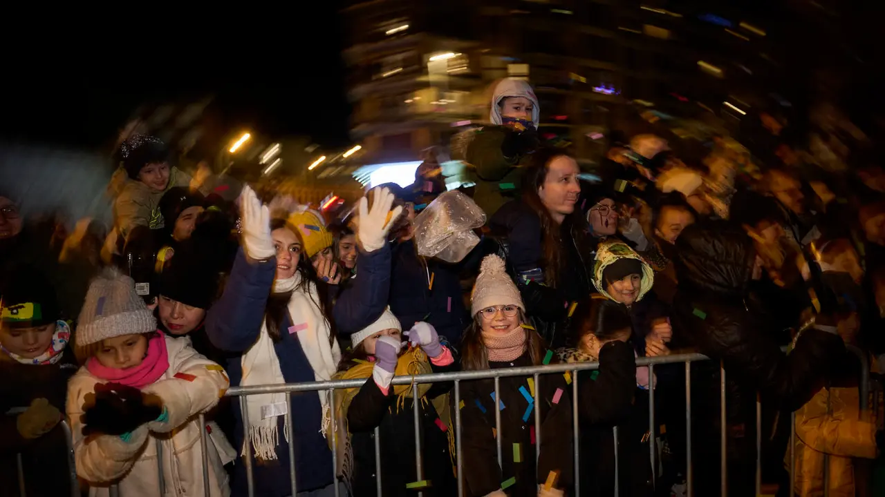 Pamplona recibe a los Reyes Magos durante la Cabalgata 2026. PABLO LASAOSA