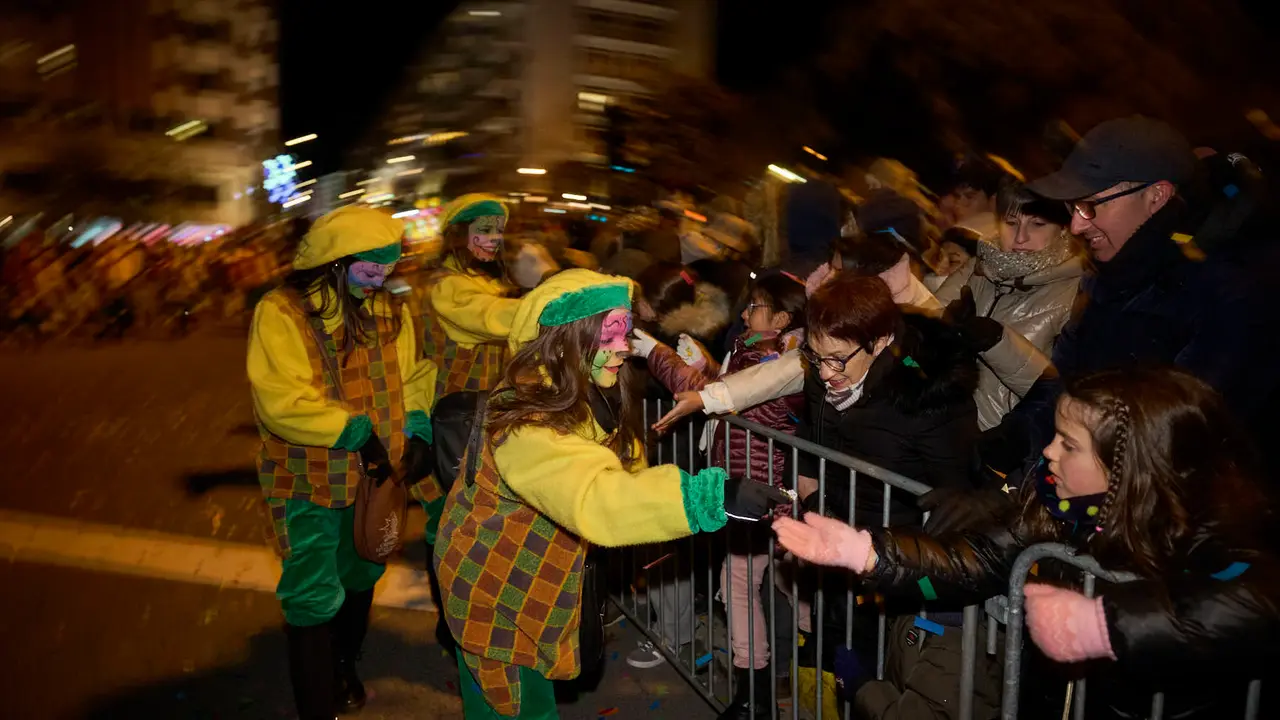 Pamplona recibe a los Reyes Magos durante la Cabalgata 2026. PABLO LASAOSA
