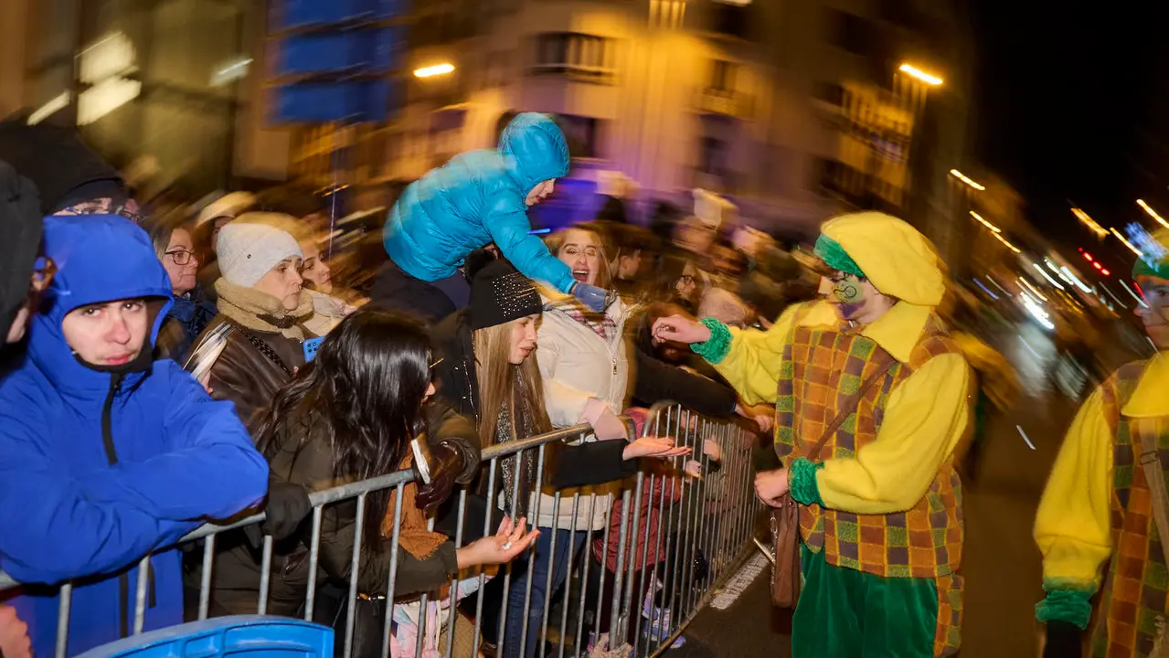 Pamplona recibe a los Reyes Magos durante la Cabalgata 2026. PABLO LASAOSA