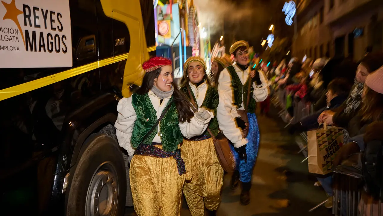 Pamplona recibe a los Reyes Magos durante la Cabalgata 2026. PABLO LASAOSA