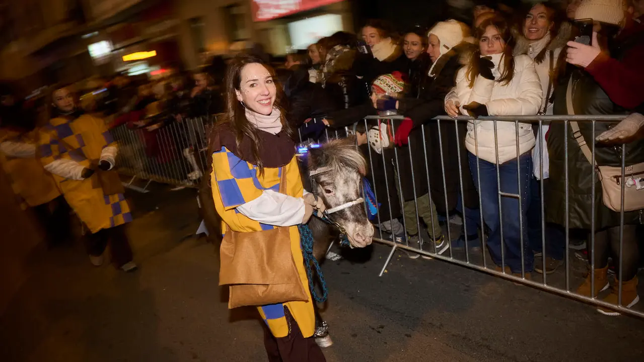 Pamplona recibe a los Reyes Magos durante la Cabalgata 2026. PABLO LASAOSA