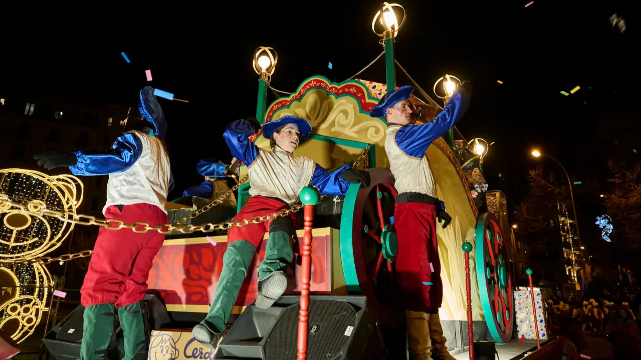 Pamplona recibe a los Reyes Magos durante la Cabalgata 2026. PABLO LASAOSA