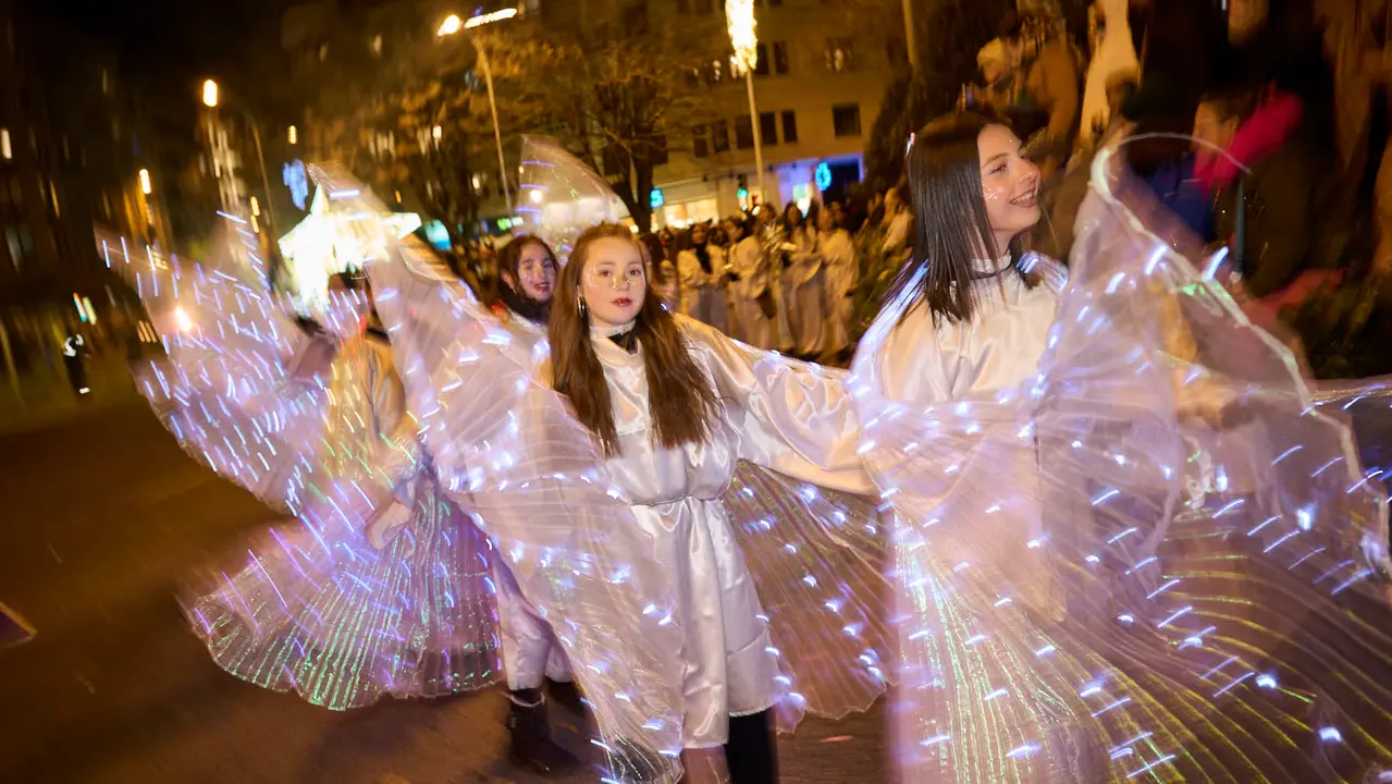 Pamplona recibe a los Reyes Magos durante la Cabalgata 2026. PABLO LASAOSA
