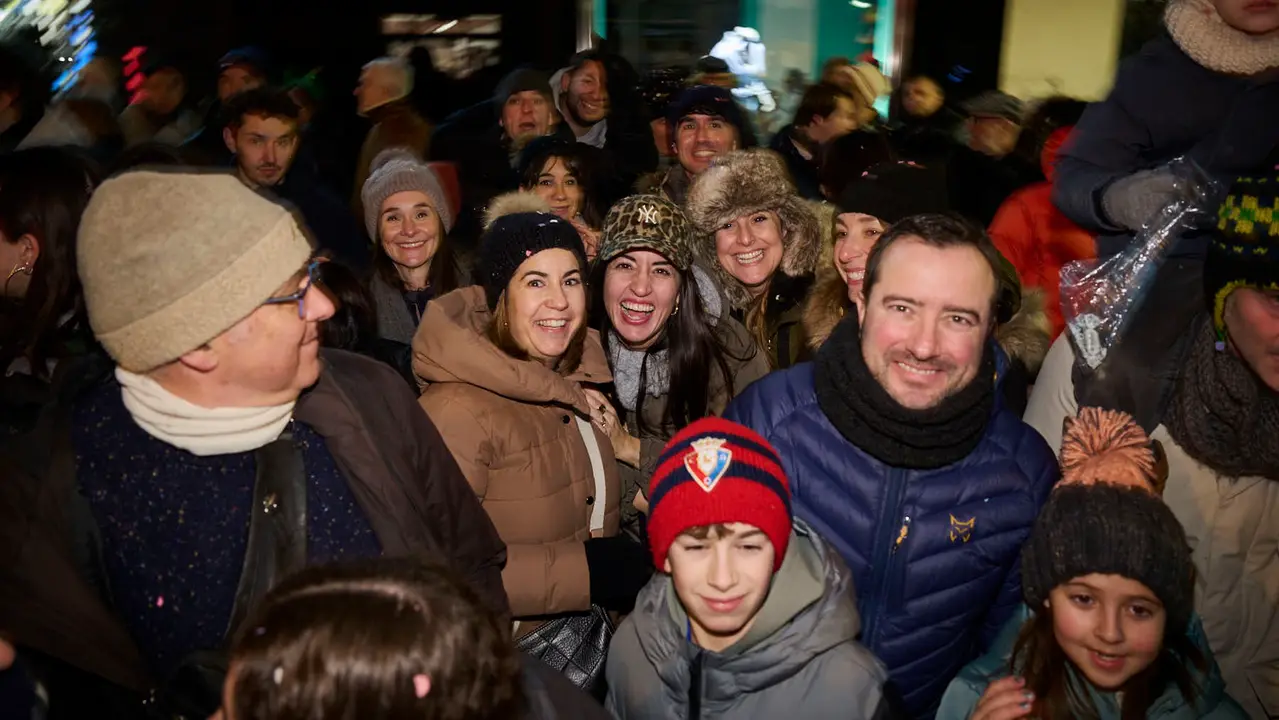 Pamplona recibe a los Reyes Magos durante la Cabalgata 2026. PABLO LASAOSA