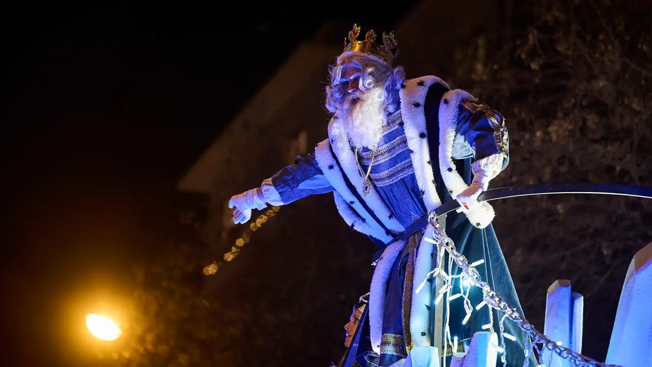 Pamplona recibe a los Reyes Magos durante la Cabalgata 2026. PABLO LASAOSA