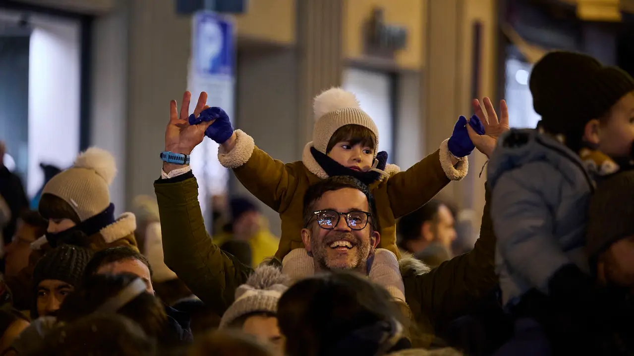 Pamplona recibe a los Reyes Magos durante la Cabalgata 2026. PABLO LASAOSA