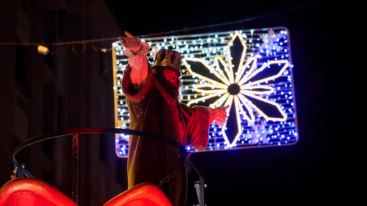 Pamplona recibe a los Reyes Magos durante la Cabalgata 2026. PABLO LASAOSA