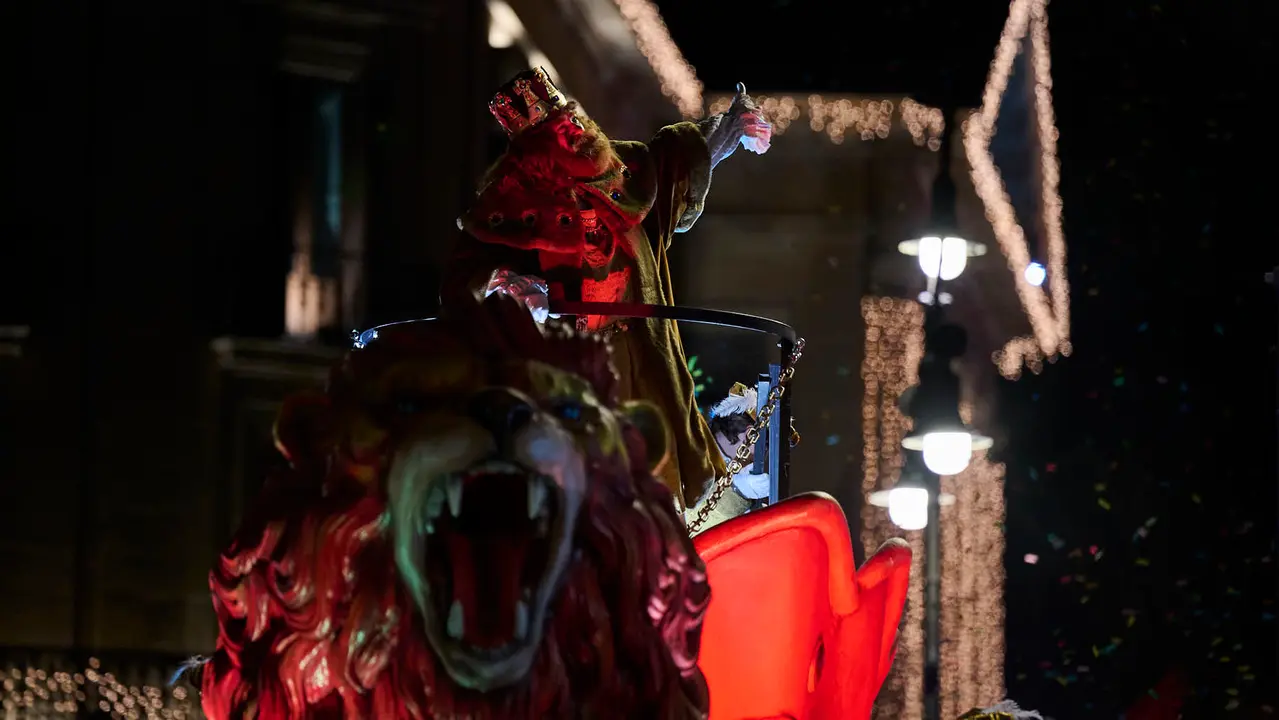 Pamplona recibe a los Reyes Magos durante la Cabalgata 2026. PABLO LASAOSA